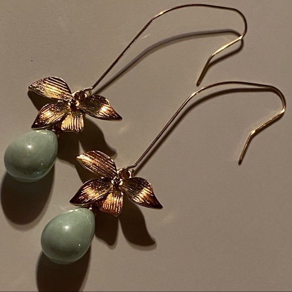 Flower Drop Earing - Picture 4 of 9